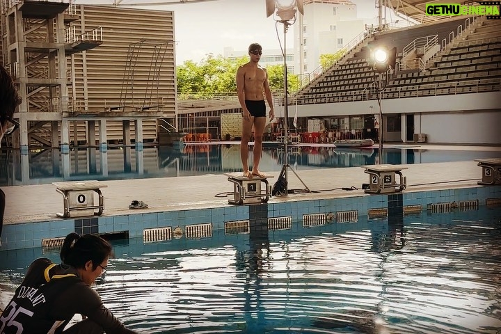 Way-ar Sangngern Instagram - Bts - pool day ในซีนกับตอนถ่ายก็จะคนละฟีลกัน… 🥲😂 #โคตรเหงาเรา2คนep8