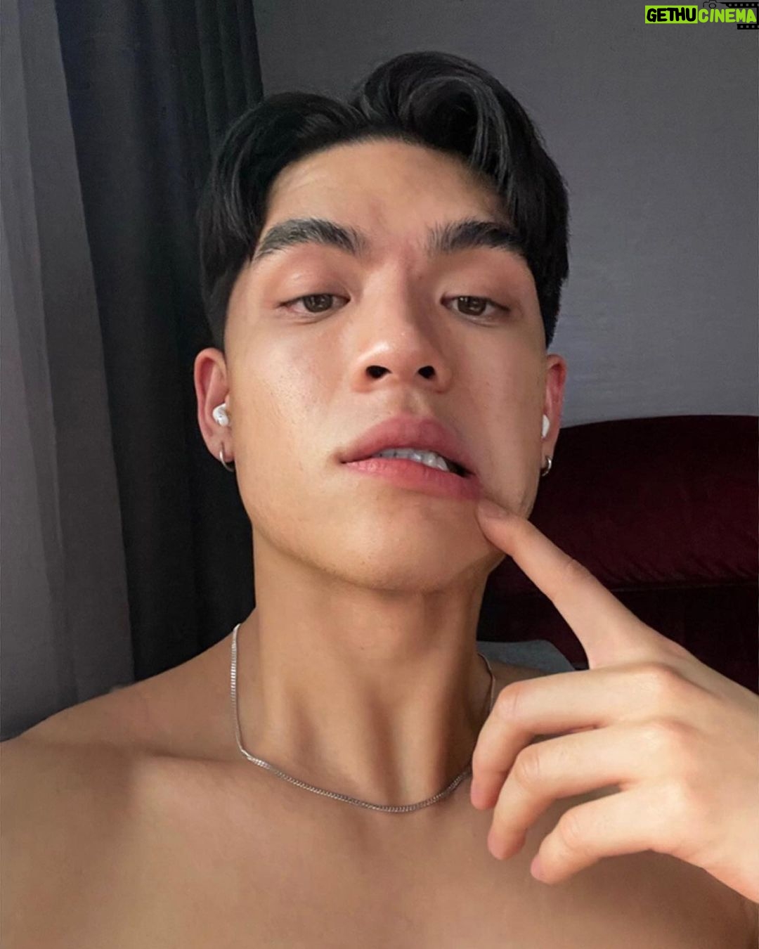 Way-ar Sangngern Instagram - Here’s some random selfies.