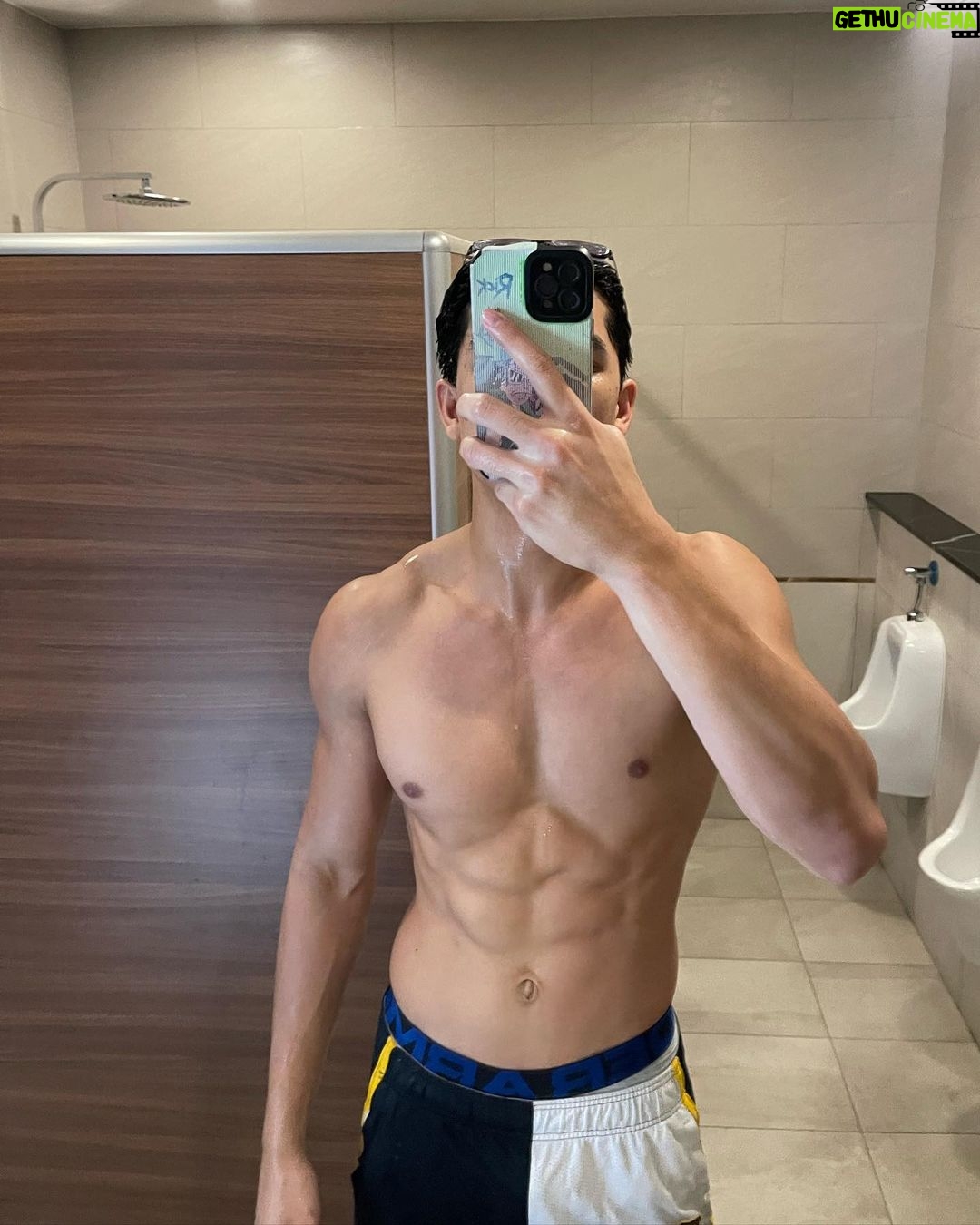 Way-ar Sangngern Instagram - Here’s some random selfies.