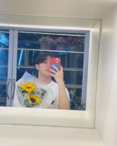 Weerayut Chansook Instagram - พนักงานพาร์ทไทม์ครับ 💐🌻
