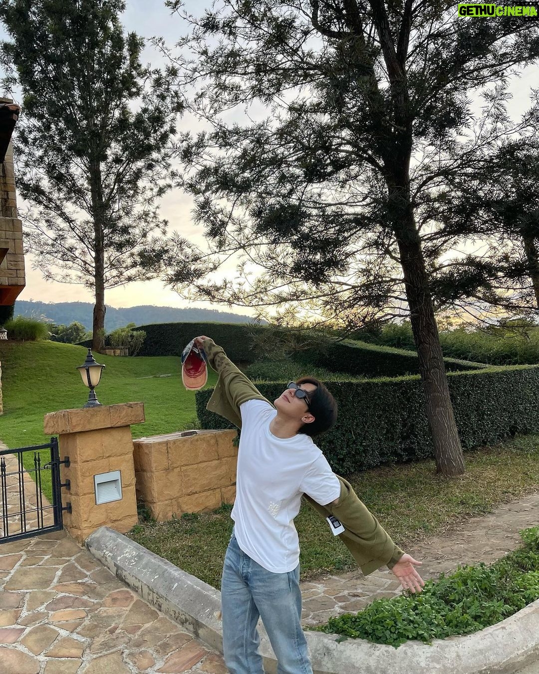 Weerayut Chansook Instagram - คืนวันนั้นฉันเห็นดาวลูกไก่🐣🐣