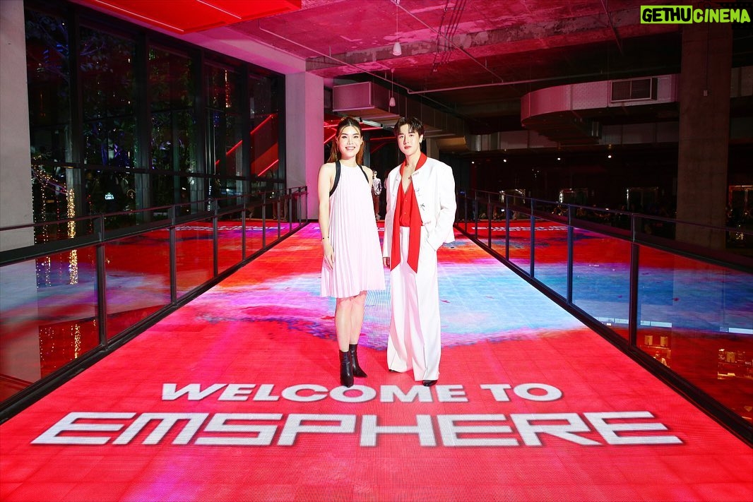 Weerayut Chansook Instagram - พาแม่มาShopping ที่ EMSPHERE ครับ 😂 The wait is finally over! @THEEMSPHERE is now ready to become “the Pulse of Bangkok” Let’s come and experienced every lifestyle in the heart of Sukhumvit. #EMDISTRICTCALLINGTHEWORLD #EMCALLING #EMDISTRICT #EMSPHERE #EMPORIUM #EMQUARTIER @Emporium_Emquartier @TheEmsphere Emsphere at EM District