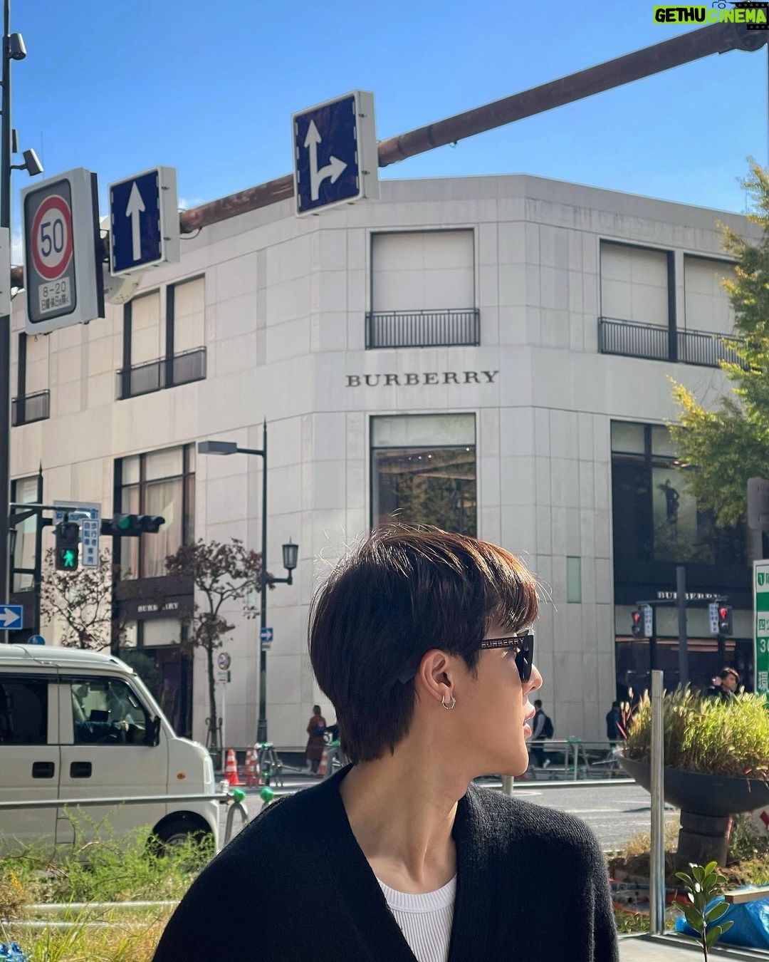 Weerayut Chansook Instagram - @Burberry #Burberry #EssilorLuxottica