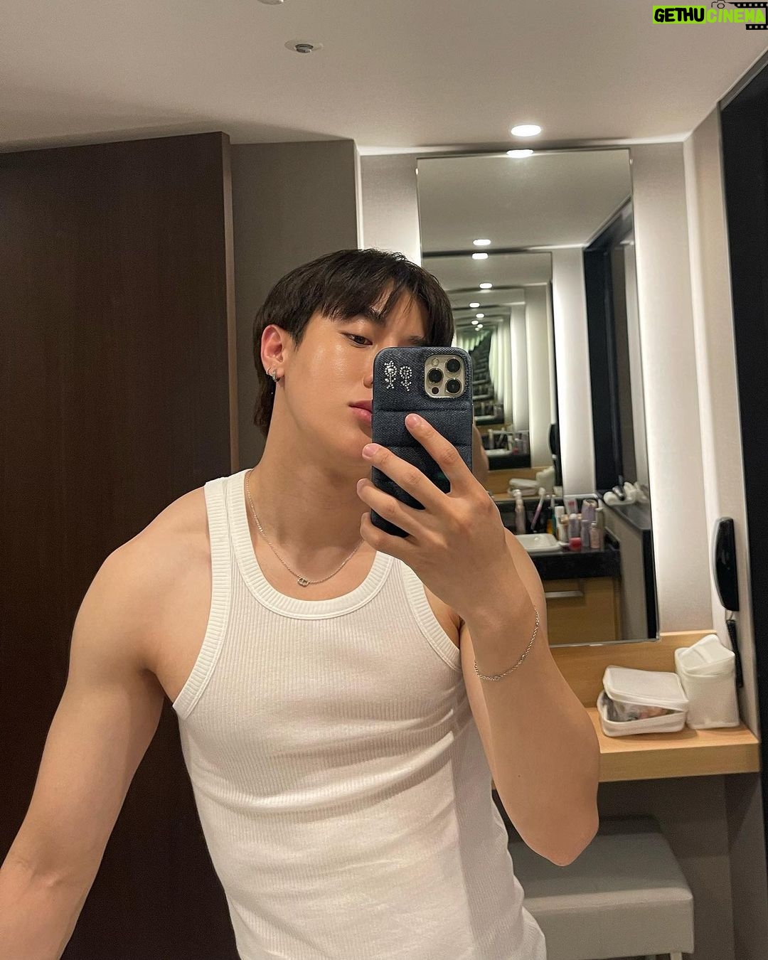 Weerayut Chansook Instagram - ππΌπ§½πͺ£
