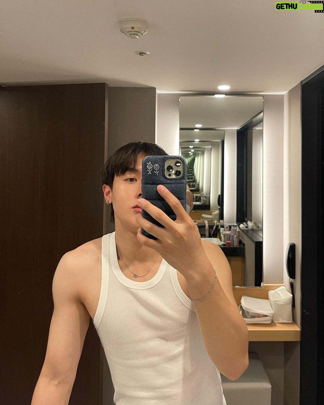 Weerayut Chansook Instagram - ππΌπ§½πͺ£