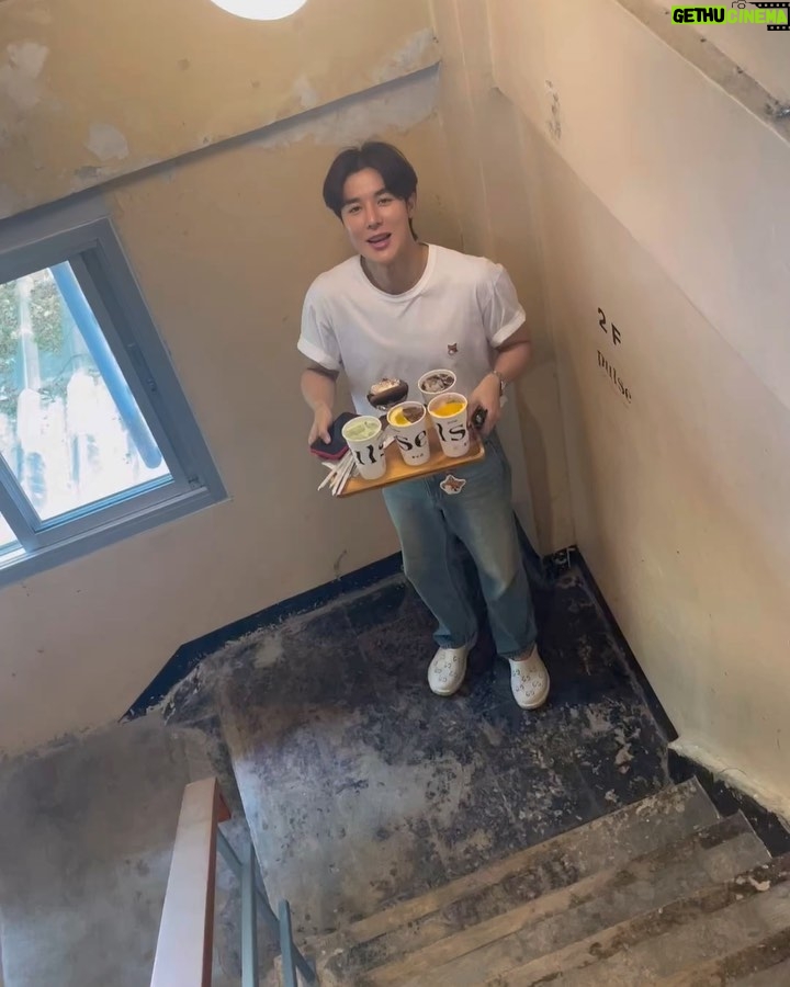 Weerayut Chansook - 59.9K Likes - วันก่อนนู้นนนนน 😛