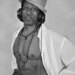 Wesley Snipes Instagram - Look at my new hat 🙃... Photos from my cover story with @hauteliving titled “Second Chances”🙏🏿 check out the site for my full interview & more photos! #hautelivingmagazine The Thirst Trap