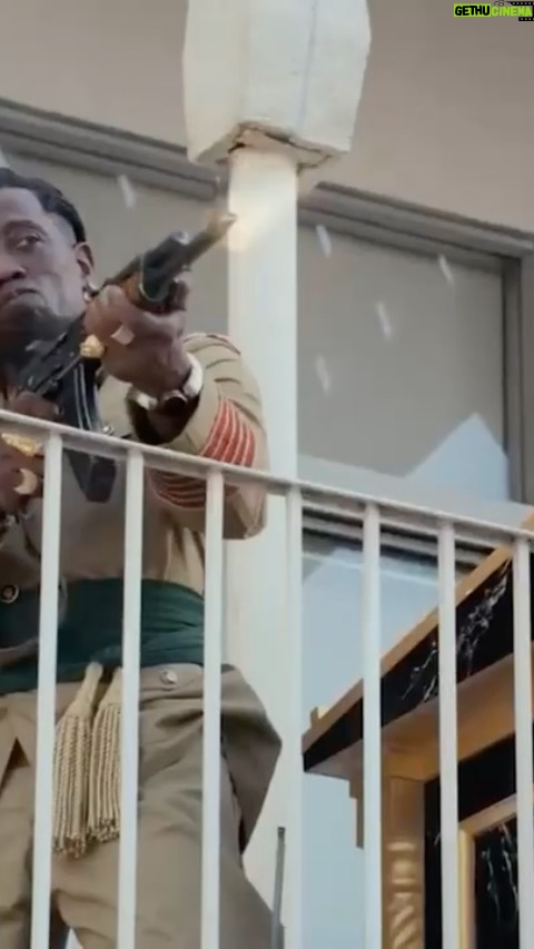 Wesley Snipes Instagram - The love & appreciation goes both ways my brother🙏🏿 working together has been an honor. #Respect Coming2America airs tomorrow on @amazonprimevideo 👑 @zamundaroyals #coming2america #izzidoesit #zamunda #zamundaroyals #comingtoamerica2 #amazonprime #newmovies #daywalkerklique #eddiemurphy #jimmyfallon #eddiemurphyonjimmyfallon