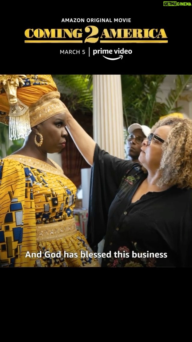 Wesley Snipes Instagram - The magic you make happen is beyond extraordinary! It’s been a pleasure to work with you & witness your MAGIC!🙏🏿 @zamundaroyals @amazonstudios @amazonprimevideo ✨See her magic on March 5th in “Coming 2 America” on prime! 💫 #coming2america #zamunda #costumedesign #hollywoodwalkoffame #blackexcellence #ruthecarter #queenmagic #daywalkerklique #comingtoamerica