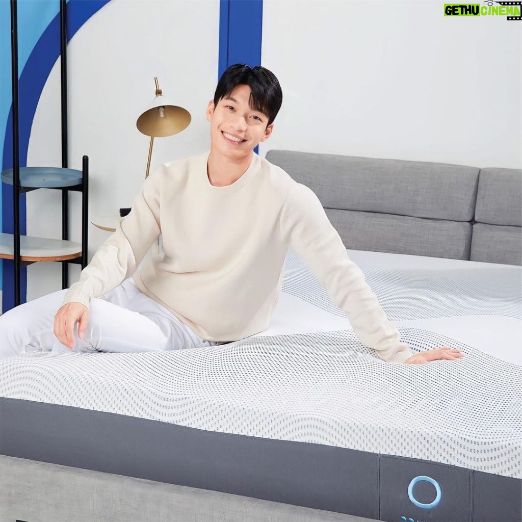 Wi Ha-jun Instagram - INTHEBOX Zero collaboration with Wi Ha Jun from @inthebox.id @inthebox.sea & @letspopthebox Representing a Simple Lifestyle, with a Fun & Comfort design Using each type of pocket spring, plus a soft layer of memory foam, supportive foam and base foam with Foam Encasement ✨ Let's check the complete information by clicking the link in bio @inthebox.id 💙 #INTHEBOX #SenyamanKasurINTHEBOX #IntheboxXWiHaJun #ITBXWHJ #INTHEBOXZero