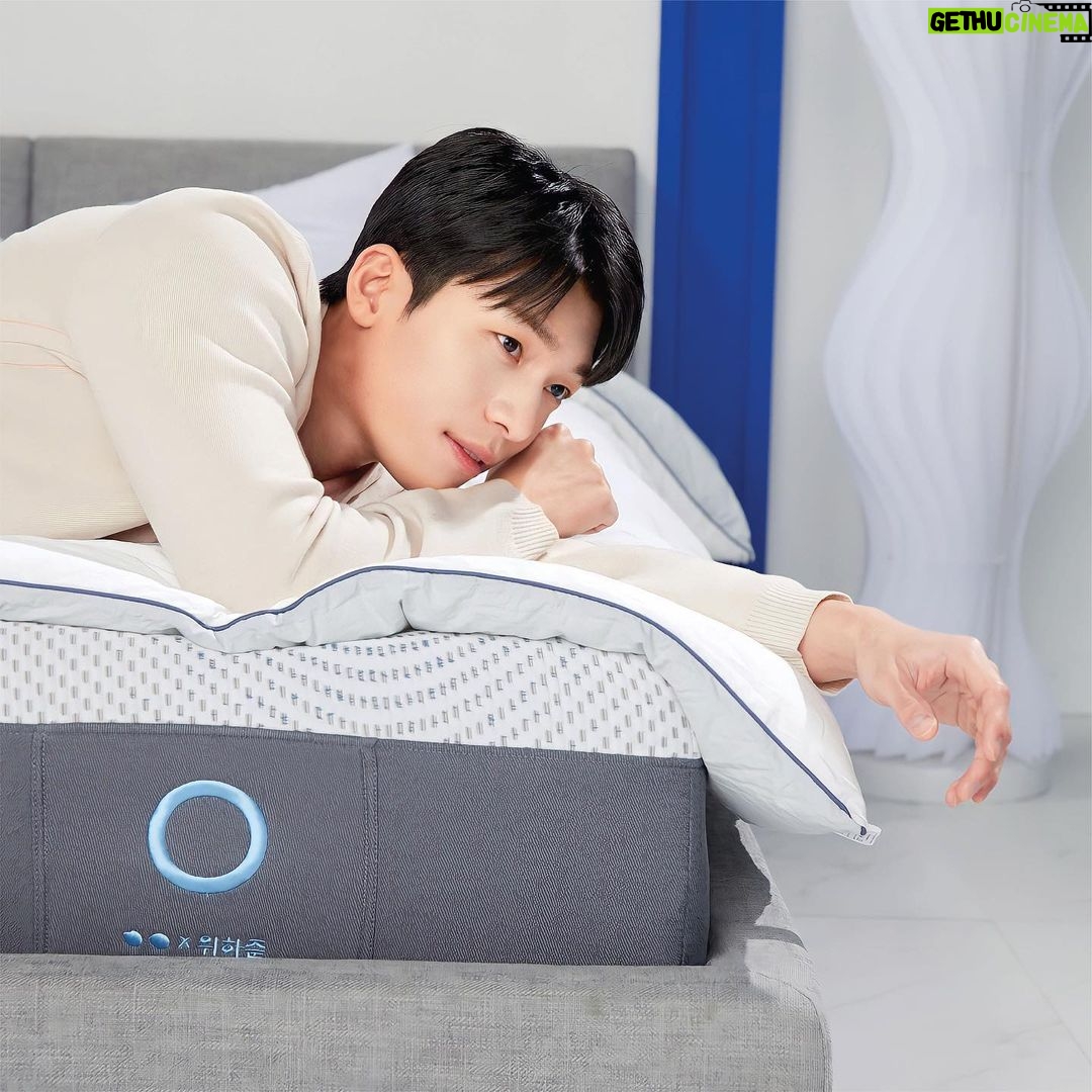 Wi Ha-jun Instagram - INTHEBOX Zero collaboration with Wi Ha Jun from @inthebox.id @inthebox.sea & @letspopthebox Representing a Simple Lifestyle, with a Fun & Comfort design Using each type of pocket spring, plus a soft layer of memory foam, supportive foam and base foam with Foam Encasement β¨ Let's check the complete information by clicking the link in bio @inthebox.id π #INTHEBOX #SenyamanKasurINTHEBOX #IntheboxXWiHaJun #ITBXWHJ #INTHEBOXZero