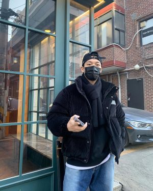 Wi Ha-jun Instagram - 추워요.. 감기 조심하세요💪🤗