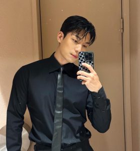 Wi Ha-jun Instagram - Black wi wi wi