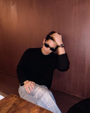 Wi Ha-jun Instagram - 기분전환🐤😎