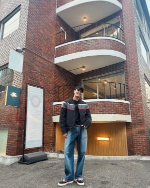 Wi Ha-jun Instagram - 오랜만에 촬영이 일찍 끝나서 커피 두잔🐤😊