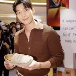 Wi Ha-jun Instagram - 토즈(@tods) 크리에이티브 디렉터 발테르 키아포니(@walterchiapponi)가 선보이는 2023 봄 컬렉션을 롯데백화점 잠실점 에비뉴엘 팝업스토어에서 만나보세요.! 2월25일 토요일까지 진행 됩니다.!💪🤗🥰 #토즈 #TodsSS23 @tods