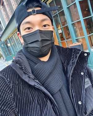 Wi Ha-jun Instagram - 추워요.. 감기 조심하세요💪🤗