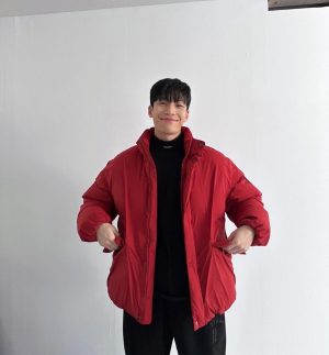 Wi Ha-jun Instagram - 행복한 크리스마스 보내세요! 
Merry christmas 😍🤗