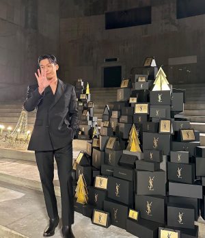 Wi Ha-jun Instagram - 12월에 공개 될 입생로랑뷰티 화보와 영상 기대 많이 해주세요! 그리고 언제나 꼭 건강 유의하시구요! 💪🥰 
@yslbeauty #입생로랑뷰티