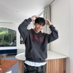 Wi Ha-jun Instagram – 여러분들과 하루 빨리 만나고 싶네요! 감기 조심하세요! 🤗💪