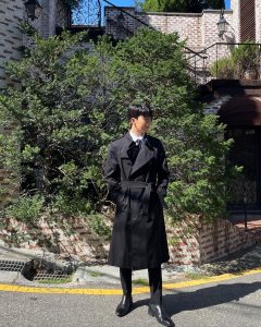 Wi Ha-jun Instagram - 트렌치코트의 계절