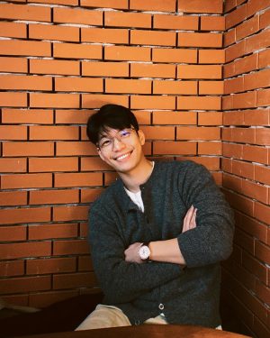 Wi Ha-jun Instagram - 친구들과의 커피한잔은 소소하지만 
가장 행복한 것.