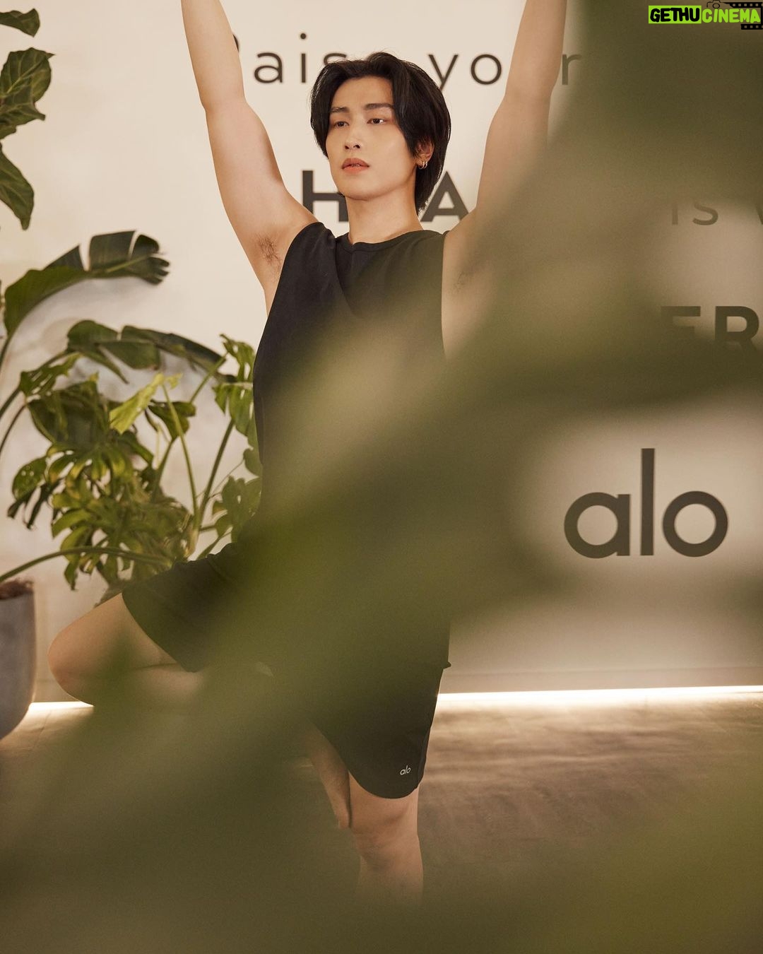 Wichapas Sumettikul Instagram - Mindful movements @alo 🖤