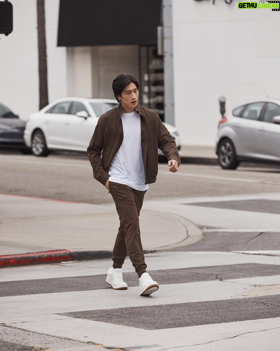 Wichapas Sumettikul Instagram - Street style 👟 @biblesumett touches down from Thailand in the #alox01classic 📍