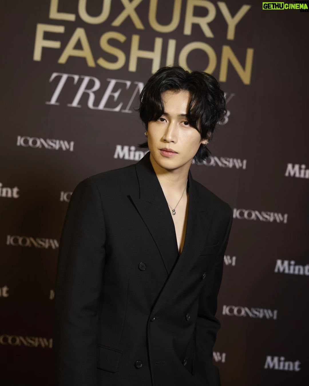 Wichapas Sumettikul Instagram - It was an honor to attend ICONSIAM LUXURY FASHION TRENDS FW23 @mintmag_th @iconsiam #MintxBiblexICONLUXE #ICONSIAMLUXURYFASHIONTRENDFW23 #ICONSIAM #ICONLUXE #ICONIClifestyle #ICONICLuxury #MintMagTH