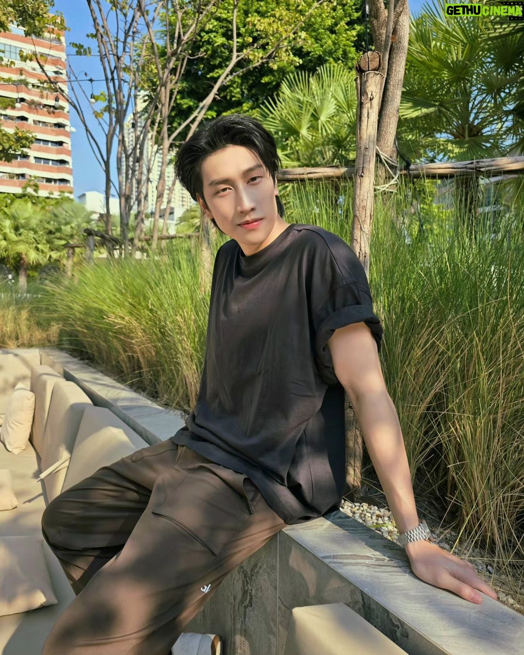 Wichapas Sumettikul Instagram - Sun-kissed 🌞