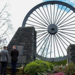 William, Prince of Wales Instagram - Great to be in Wrexham today First up, seeing the work of All Saints School, running their own brilliant Eisteddfodau. Before marking the 90th anniversary year of the Gresford mining disaster with a visit to the poignant memorial Braf bod yn Wrecsam heddiw. Yn gyntaf oll, awn i weld y gwaith mae Ysgol yr Holl Saint wedi bod yn ei wneud i gynnal eu heisteddfodau gwych eu hunain. Yna, byddwn yn nodi 90 mlynedd ers Trychineb Pwll Glo Gresffordd drwy ymweld â’r gofeb.