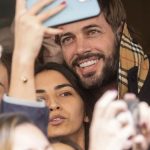 William Levy Instagram - No hay mejor premio en el mundo que recibir el cariño del público. Gracias #españa🇪🇸 por tanto cariño. Nos vemos de vuelta en unas semana 😉🙏🏼 Los créditos de las fotos porfa si saben dejen saber saca. Yo las agarre de las mis fans Con respeto 🙏🏼. Love you all