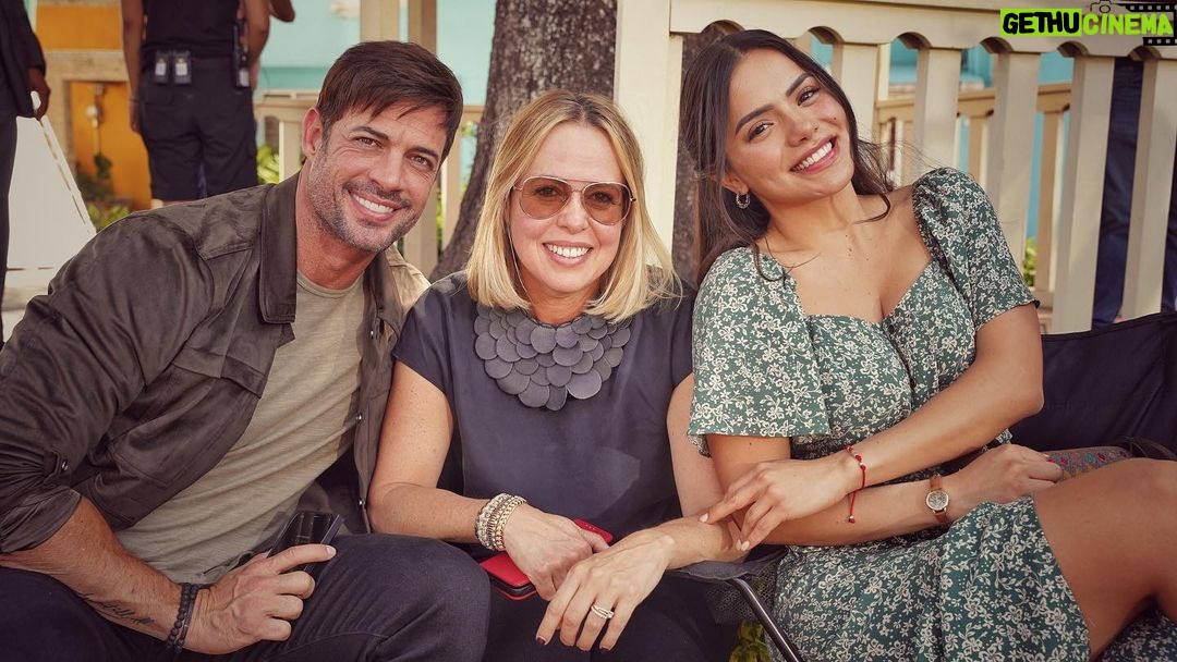 William Levy Instagram - 😉😎😜😀 que lindo proyecto y linda compañÃa @samadhiza @karenbarroeta @ikertoledano @jesushichan #vuelveami @telemundo @telemundoseries