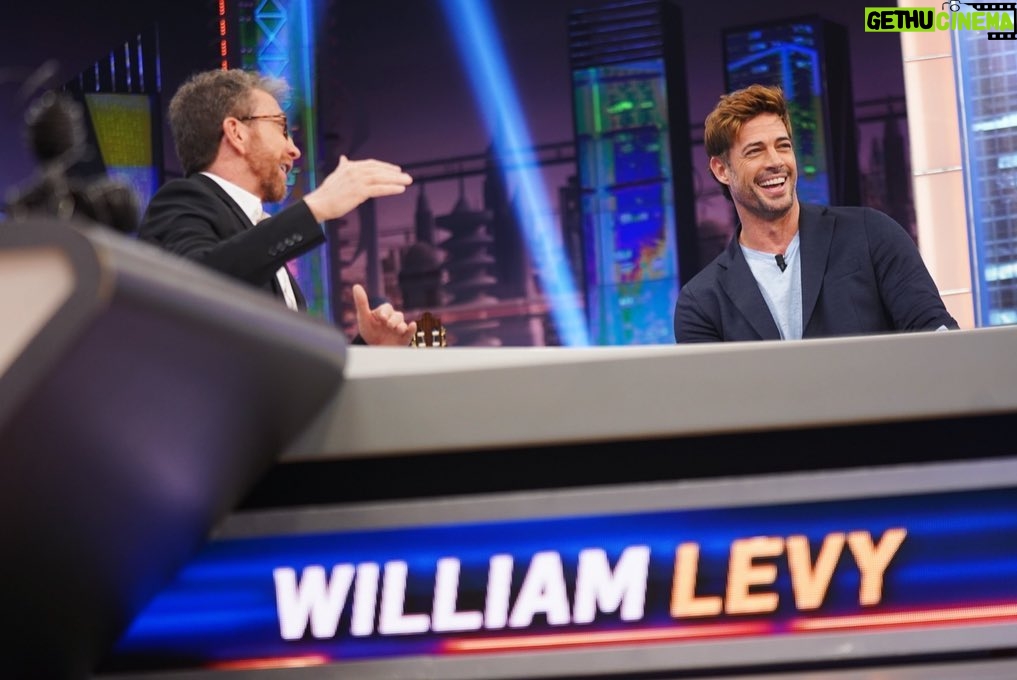William Levy Instagram - Gracias @pablomotos y @elhormiguero por el buen rato. La pase increíble. Gracias de corazón.🙏🏼