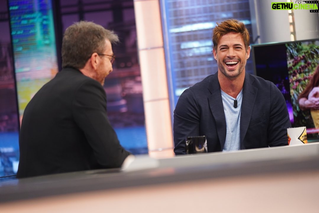 William Levy Instagram - Gracias @pablomotos y @elhormiguero por el buen rato. La pase incre铆ble. Gracias de coraz贸n.馃檹馃徏