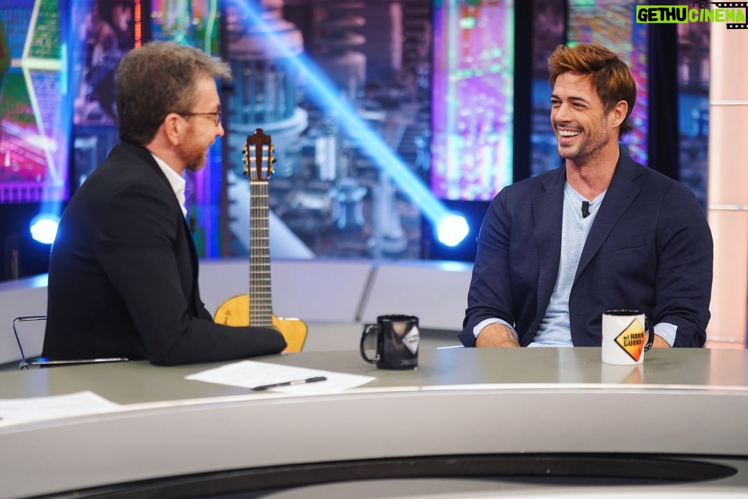 William Levy Instagram - Gracias @pablomotos y @elhormiguero por el buen rato. La pase incre铆ble. Gracias de coraz贸n.馃檹馃徏