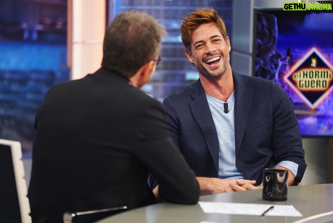 William Levy Instagram - Gracias @pablomotos y @elhormiguero por el buen rato. La pase incre铆ble. Gracias de coraz贸n.馃檹馃徏