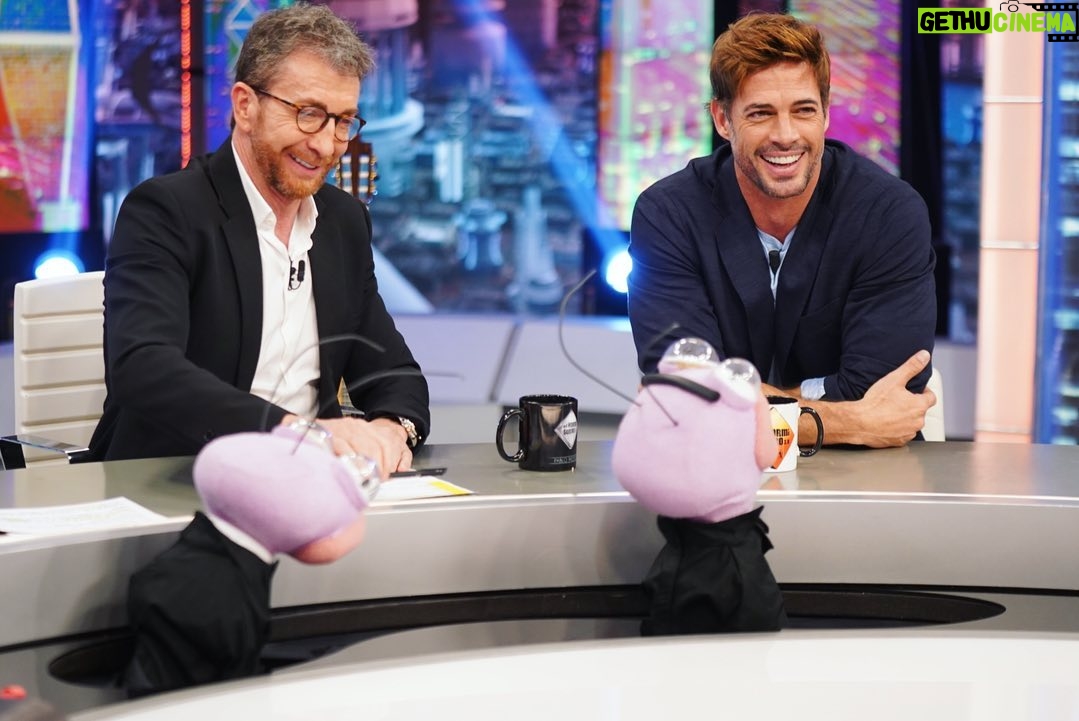 William Levy Instagram - Gracias @pablomotos y @elhormiguero por el buen rato. La pase incre铆ble. Gracias de coraz贸n.馃檹馃徏