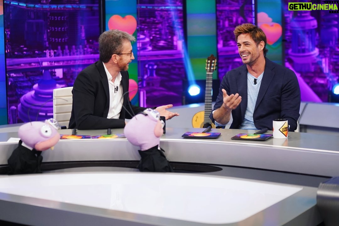 William Levy Instagram - Gracias @pablomotos y @elhormiguero por el buen rato. La pase incre铆ble. Gracias de coraz贸n.馃檹馃徏