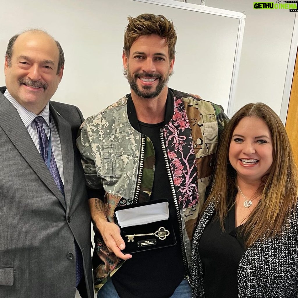 William Levy Instagram - Here is a picture of me receiving the Key to Broward County from Broward County Commissioner Senator Steve Geller and Broward County Administrator Monica Cepero.  I live in Broward, and regard it as a great honor to receive the Key to my County from two dedicated community servants.  I love Broward, and my County Commissioner District 5 #thankyou #browardcounty #blessed 🙏🏼 thank you Bina !!!