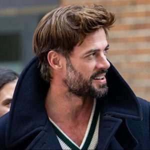 William Levy Instagram - No hay mejor premio en el mundo que recibir el cariño del público. Gracias #españa🇪🇸 por tanto cariño. Nos vemos de vuelta en unas semana 😉🙏🏼 
Los créditos de las fotos porfa si saben dejen saber saca. Yo las agarre de las mis fans Con respeto 🙏🏼. 
Love you all