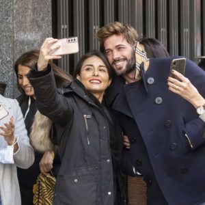 William Levy Instagram - No hay mejor premio en el mundo que recibir el cariño del público. Gracias #españa🇪🇸 por tanto cariño. Nos vemos de vuelta en unas semana 😉🙏🏼 
Los créditos de las fotos porfa si saben dejen saber saca. Yo las agarre de las mis fans Con respeto 🙏🏼. 
Love you all