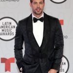 William Levy Instagram - Anoche en @latinamas Gracias @dolcegabbana @claudiafashions @bbellabymillie @leurbanop @jenngomezvita love you all