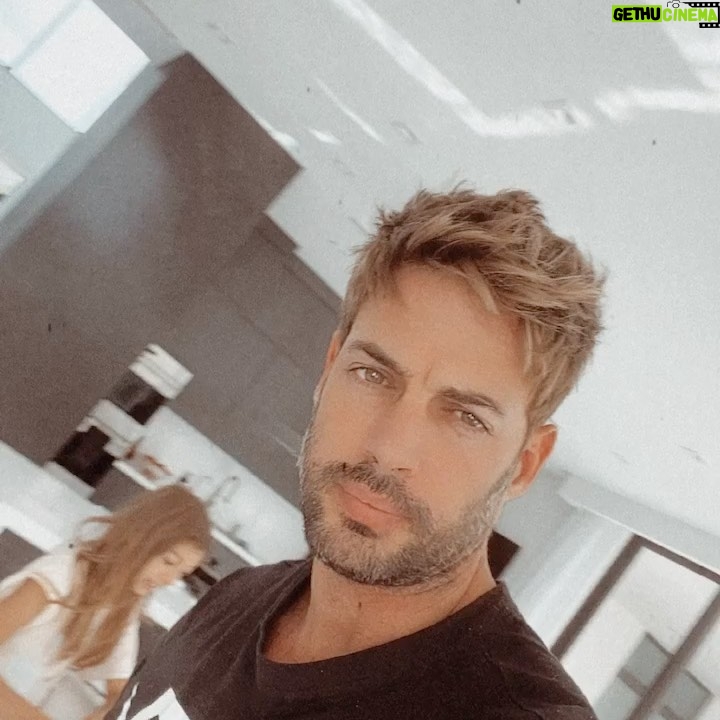 William Levy Instagram - #goodmorning #cafecitotime Love you all 😉