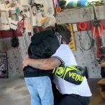 William Levy Instagram - Solo un padre y su hij@ pueden entender este tipo de emociones 😭 vi este video y se los quise compartir ya que se acerca el #diadelospadres #Repost @goodnews_movement ・・・ REUNITED AFTER NEARLY A YEAR 😭 This father surprised his son in the middle of a blindfolded boxing drill after almost a year apart. That reaction when he hears “papi” 😭 ❤️😭 . Este padre sorprende a su hijo después de un año sin verlo con un partido de boxeo. Mire su reacción cuando escucha la palabra papi. 🎥: Tik Tok/ gomez _oterofam