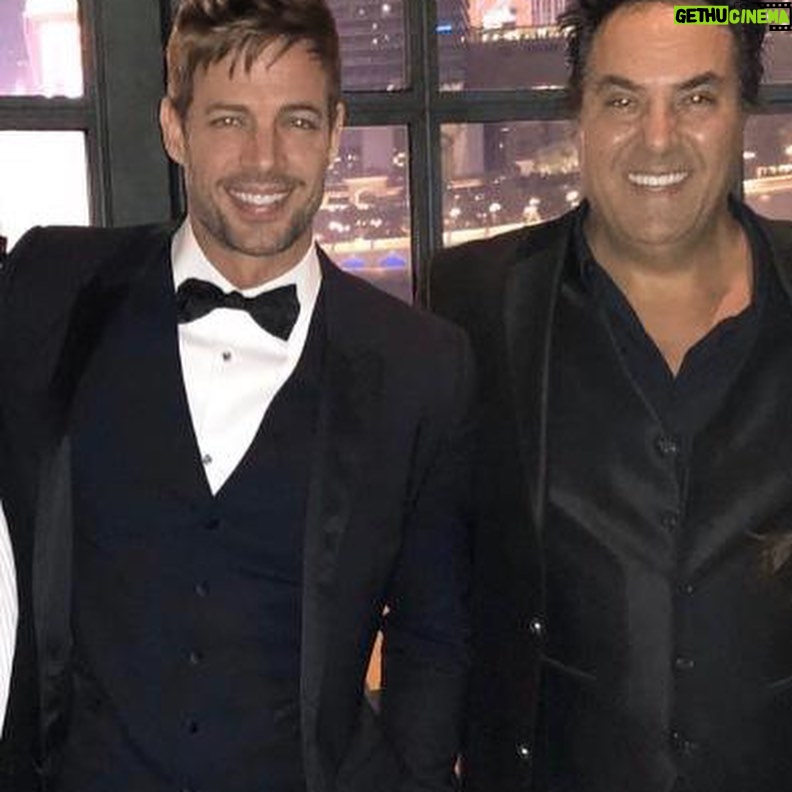 William Levy Instagram - Papiiiiiiii WaaazzUuuppppp!!!! I’m so proud of you !!! Can’t believe you’re about to open 400 stores in the US. The real @antoniosustiel_flooringking 😎👍🏻 #laminateflooring #vinyl #waterproof #bestprice