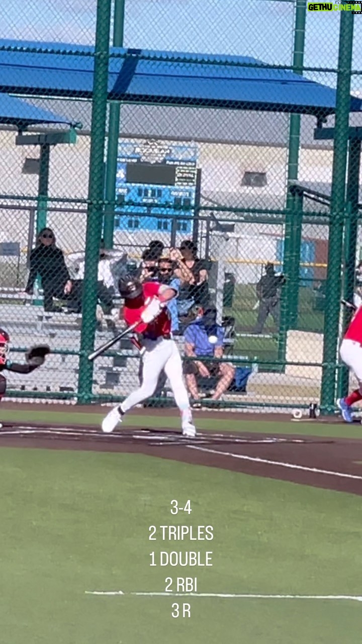 William Levy Instagram - Great day at the Perfect Game Main Event #pgmainevent . Proud of you champ !! ❤️😎🙏🏼