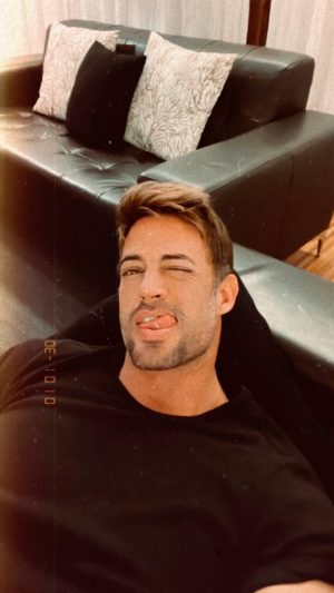William Levy Instagram - Voy a publicar tu foto en la prensa 🎼🎺🪕🪘 😜