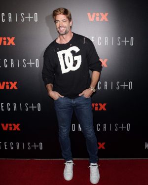 William Levy Instagram - At the premier  #montecristo no olviden que a las 3am ET ya está disponible en @vix se les quiere  @secuoyastudios  #miami