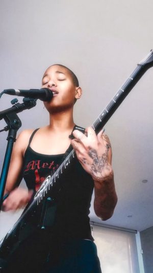 Willow Smith Instagram - I fell in love with an emo girl!

<🩸❤️‍🔥☠️>